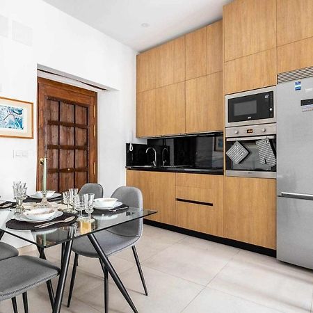 Comfy Away - Apartamento Exclusivo Mercado De Triana Con Balcon Sevilla Bagian luar foto