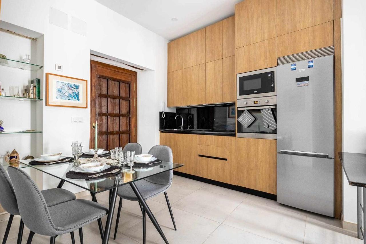 Comfy Away - Apartamento Exclusivo Mercado De Triana Con Balcon Sevilla Bagian luar foto