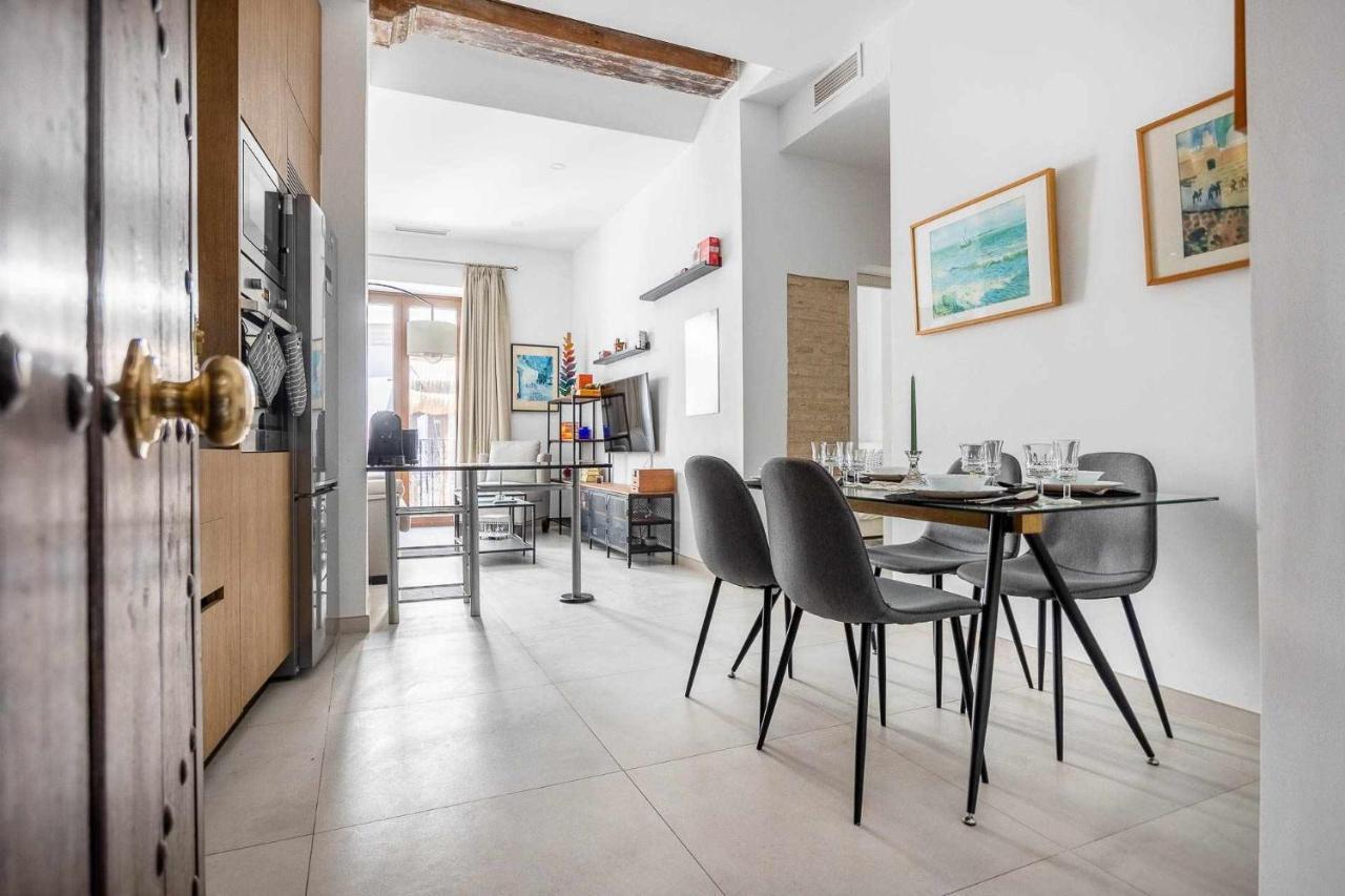 Comfy Away - Apartamento Exclusivo Mercado De Triana Con Balcon Sevilla Bagian luar foto