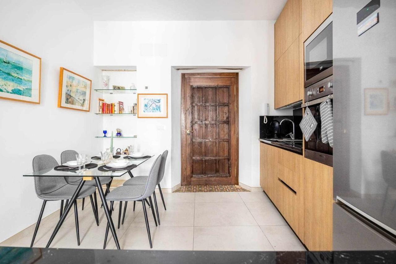 Comfy Away - Apartamento Exclusivo Mercado De Triana Con Balcon Sevilla Bagian luar foto