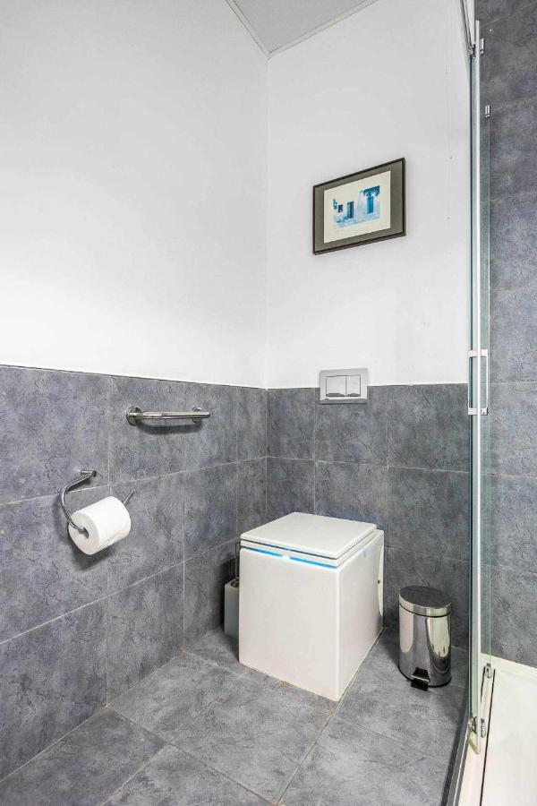 Comfy Away - Apartamento Exclusivo Mercado De Triana Con Balcon Sevilla Bagian luar foto