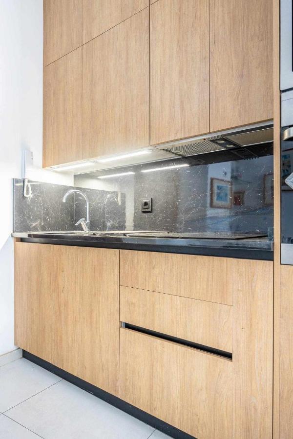 Comfy Away - Apartamento Exclusivo Mercado De Triana Con Balcon Sevilla Bagian luar foto
