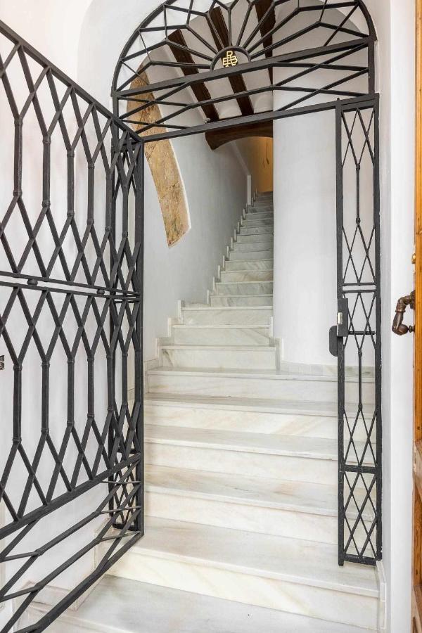 Comfy Away - Apartamento Exclusivo Mercado De Triana Con Balcon Sevilla Bagian luar foto