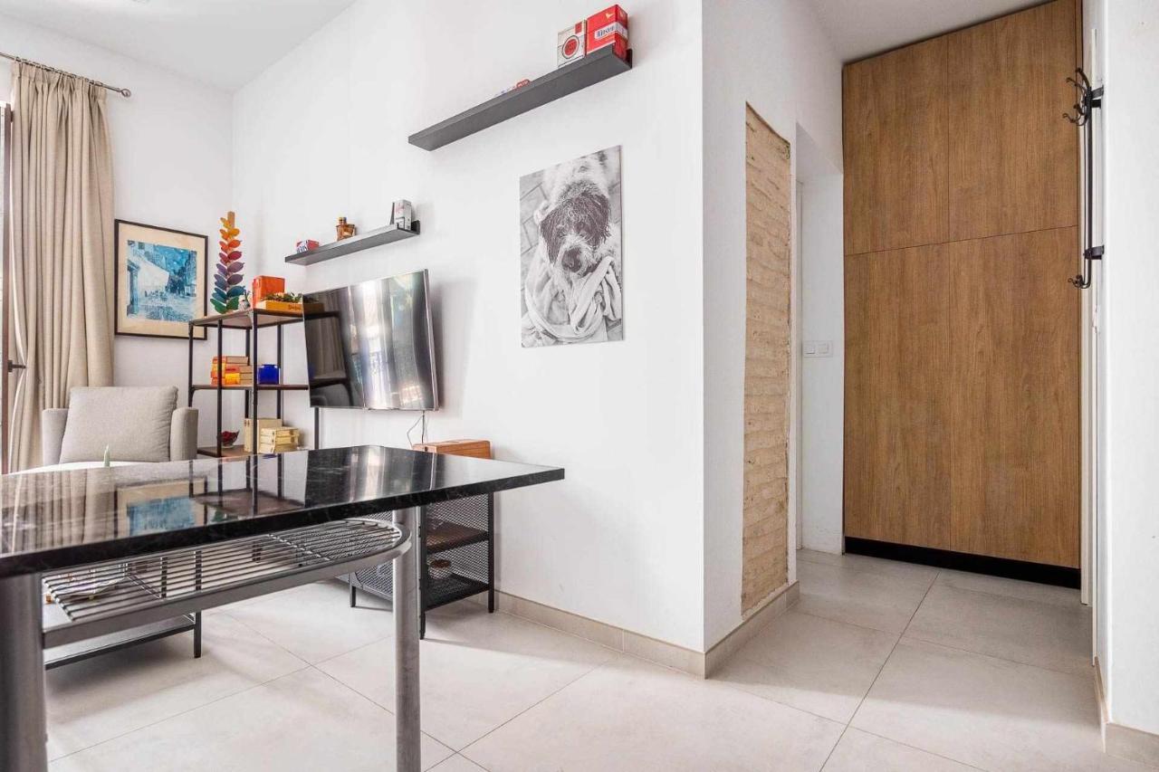 Comfy Away - Apartamento Exclusivo Mercado De Triana Con Balcon Sevilla Bagian luar foto