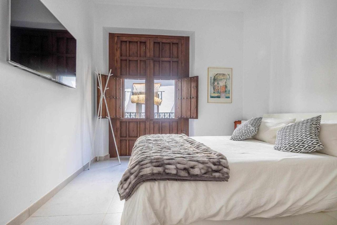 Comfy Away - Apartamento Exclusivo Mercado De Triana Con Balcon Sevilla Bagian luar foto